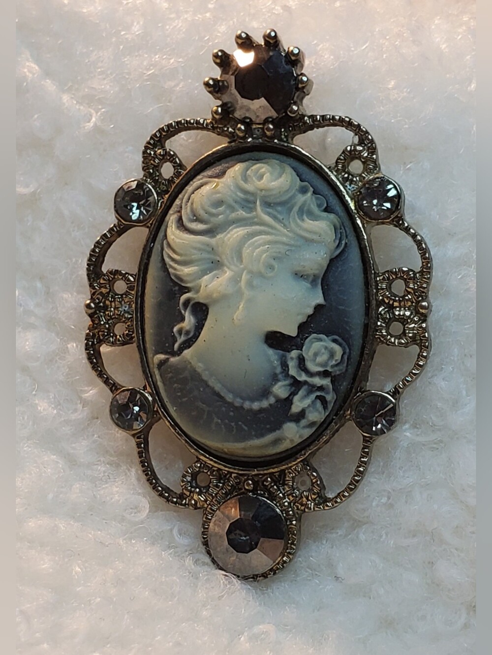 Vintage-Style Cameo Pendant Necklace on a Smoky /Cream Setting